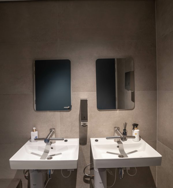 RS228332_DSC06007-fhd